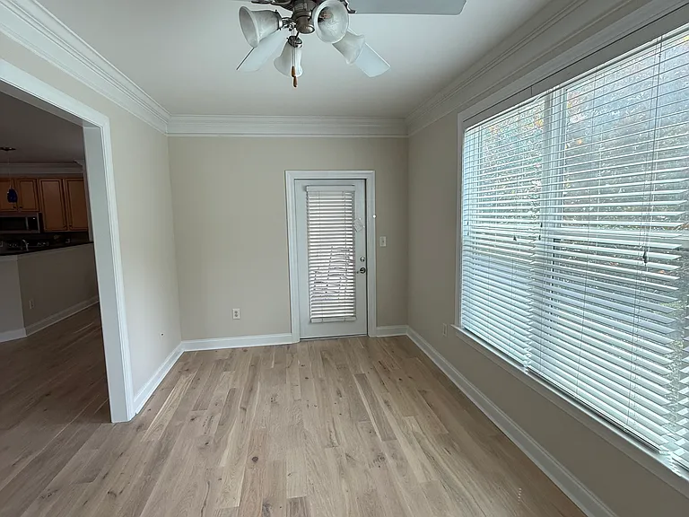 2244 Ashley Crossing Dr #424 — Photo 3