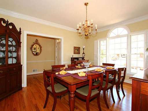 4th image of 2817 Saddlebrook Way NW