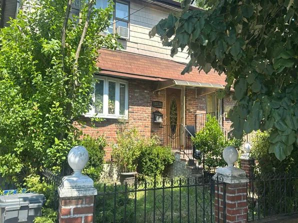 18713 Tioga Dr, Jamaica, NY 11412