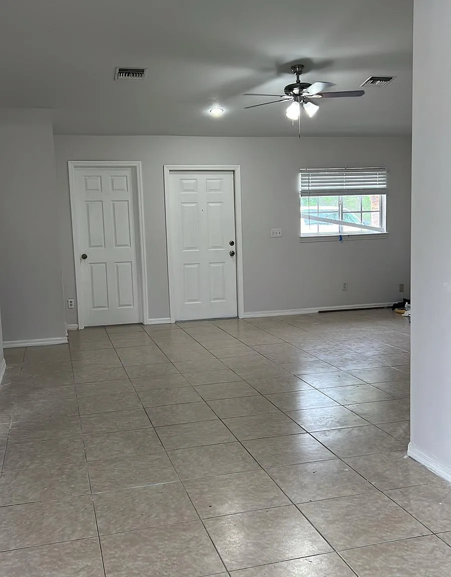 817 Meadow Rd — Photo 1