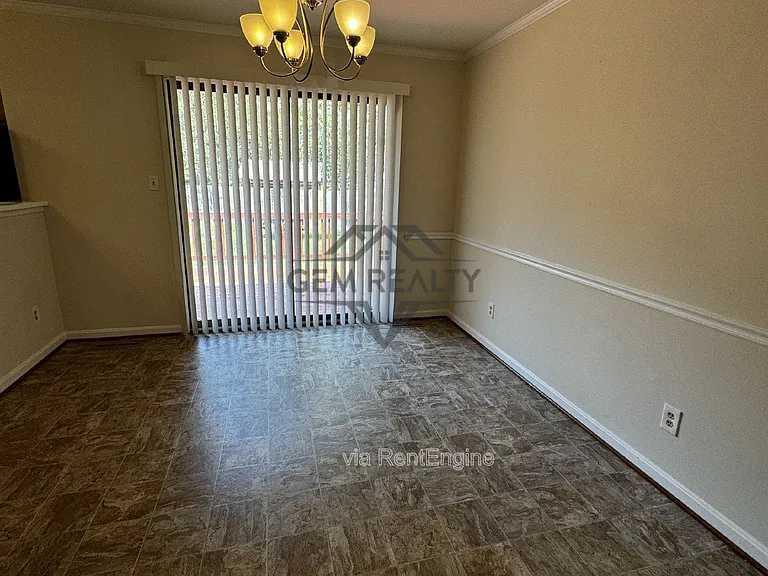 5088 Blarney St — Photo 9