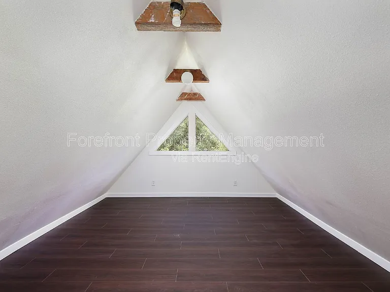 418 W Rosewood Ave — Photo 12