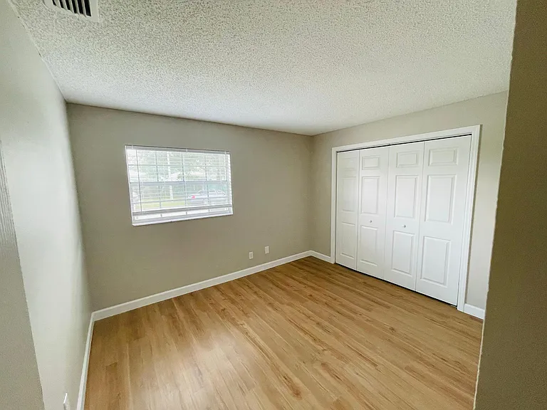 511 Duchess Ct #1 — Photo 12