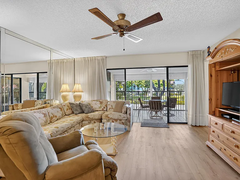 65 Pelican Pointe Dr #2030 — Photo 22