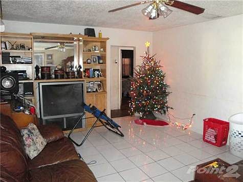 3rd image of 570 NE 135th St