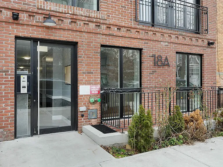 18A Bleecker St #2B — Photo 14