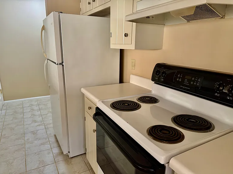 146 N Timber Dr — Photo 12