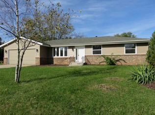 12140 Tresemer Rd, Roscoe, IL 61073