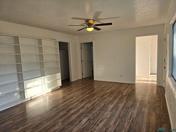 5th image of 501 S Fir Ave