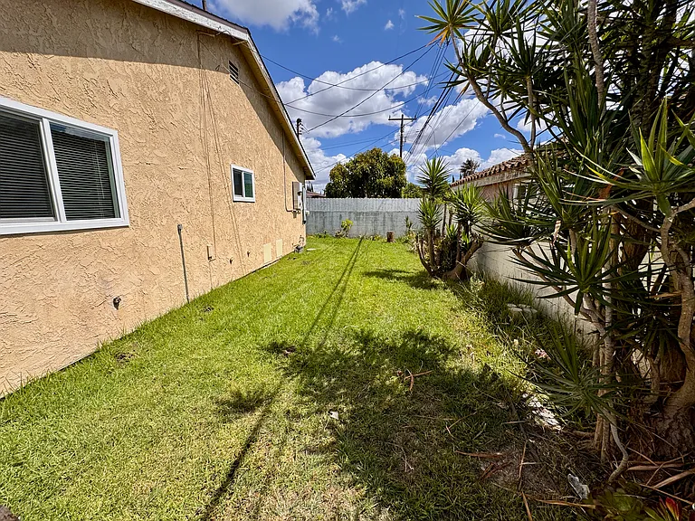 8434 Donovan St — Photo 23