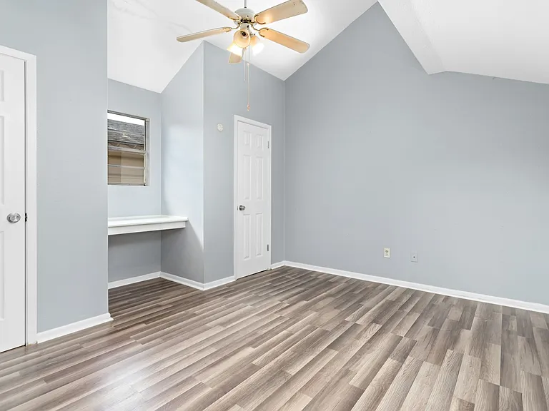 1176 Oregon Ave #2 — Photo 2