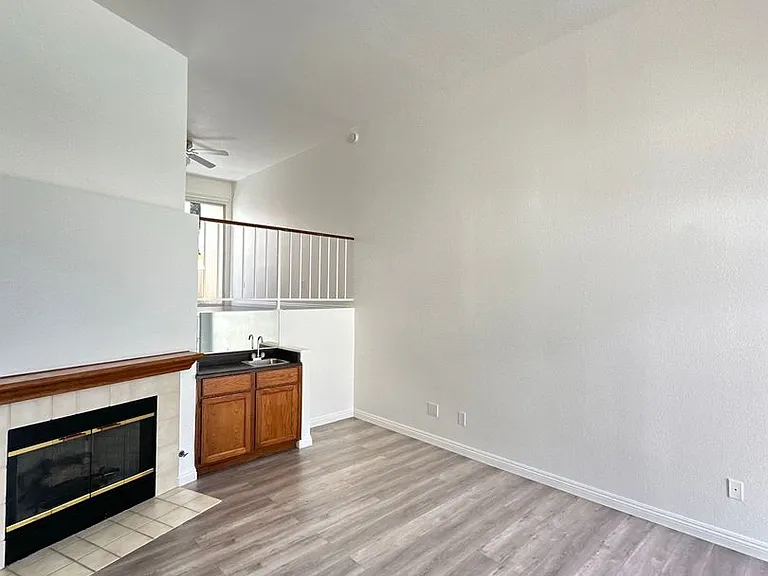 5455 Sylmar Ave #402 — Photo 4