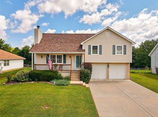 207 Pebblebrook St, Grain Valley, MO 64029