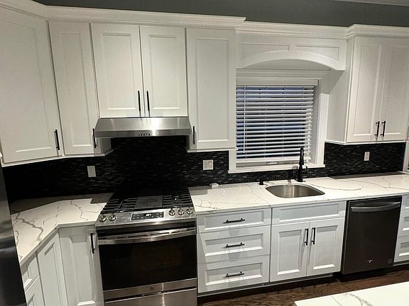 5th image of 273 Nashville St
