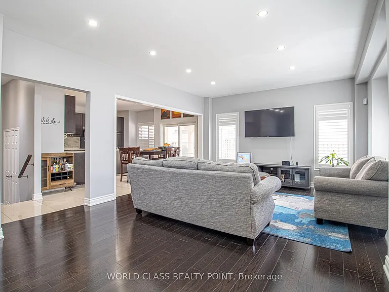 67 Turnerbury Ave — Photo 6