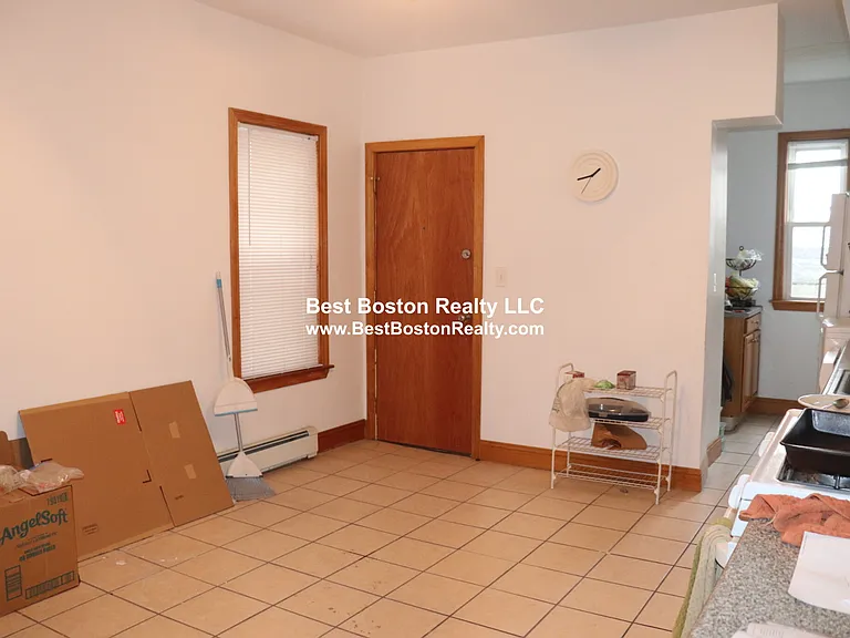31 Portsmouth St #1L — Photo 6