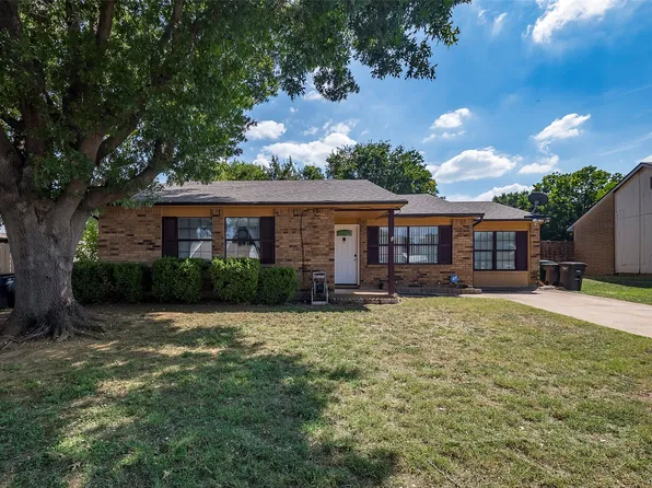 3721 Seven Gables St, Fort Worth, TX 76133