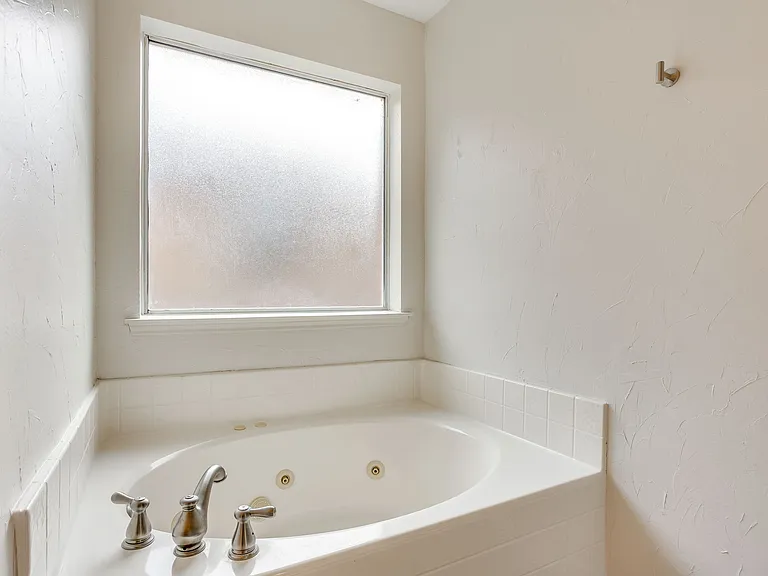 213 Carriage Dr — Photo 12