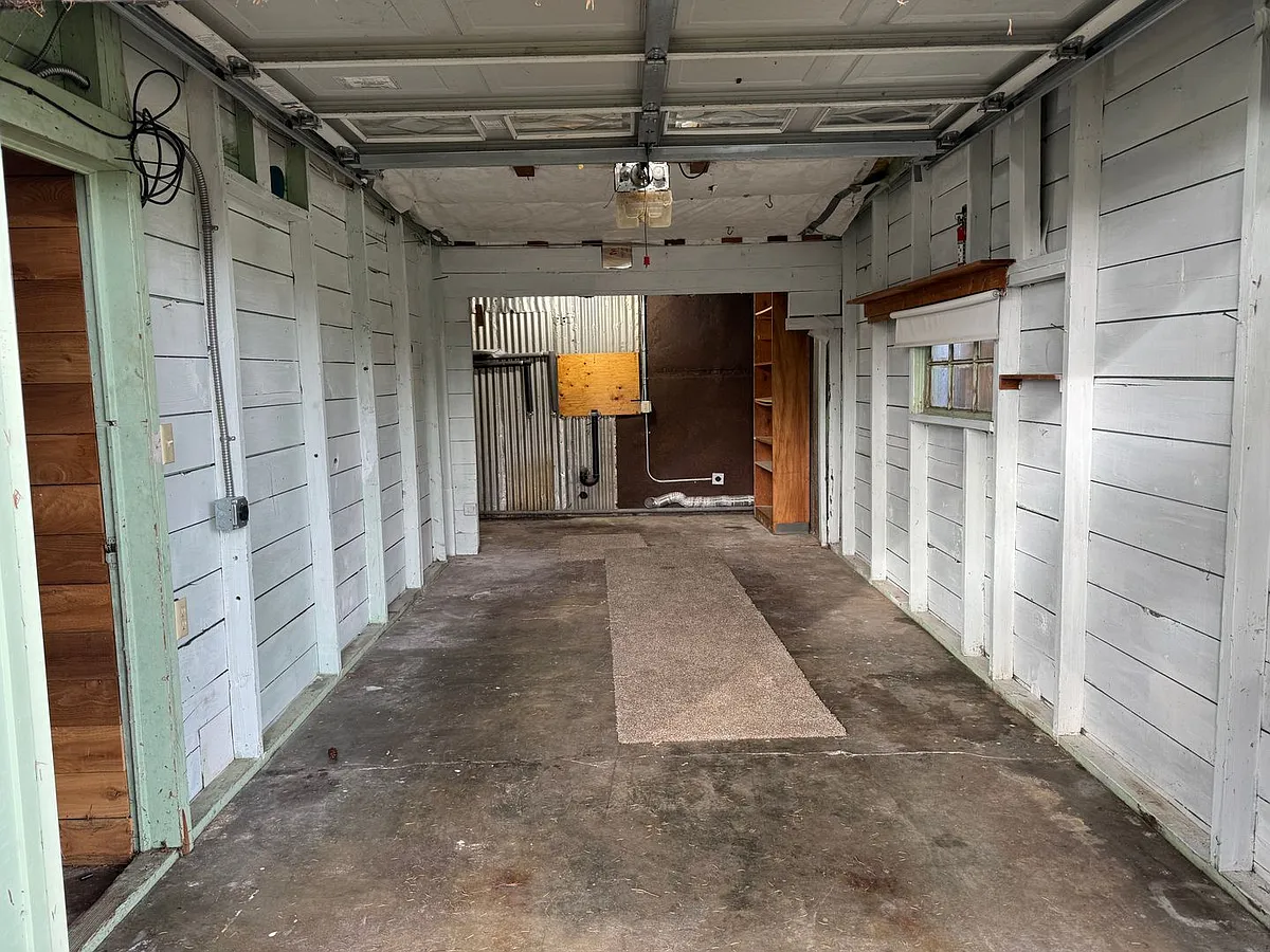 Building Photo - 151 Kourt Dr