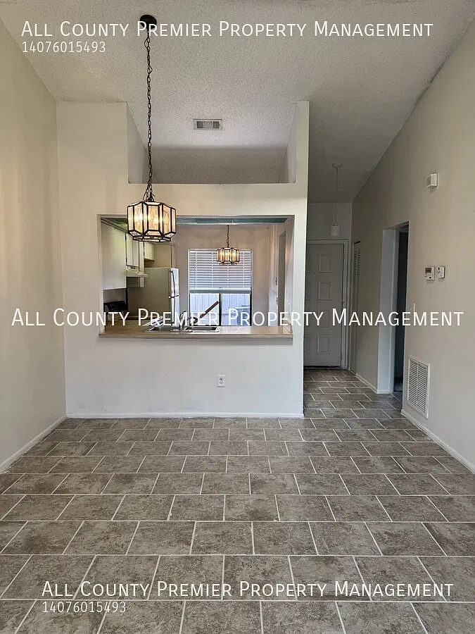 Coming Soon! 2 Bedroom 2 Bath Apartment! Available Now! Apply Today! — Photo 3