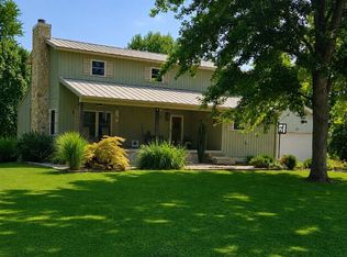 8622 N Cherryville Ln, Mount Vernon, IL 62864
