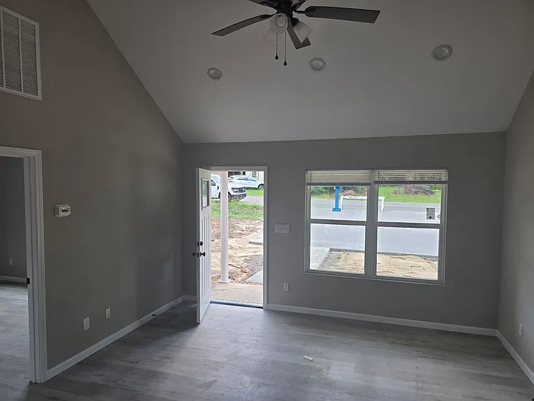 111 Holly Hill Dr — Photo 12