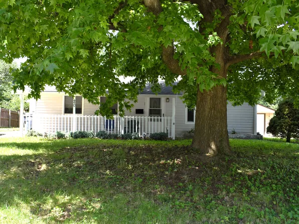 20 Sunset Mnr, Mooresville, IN 46158