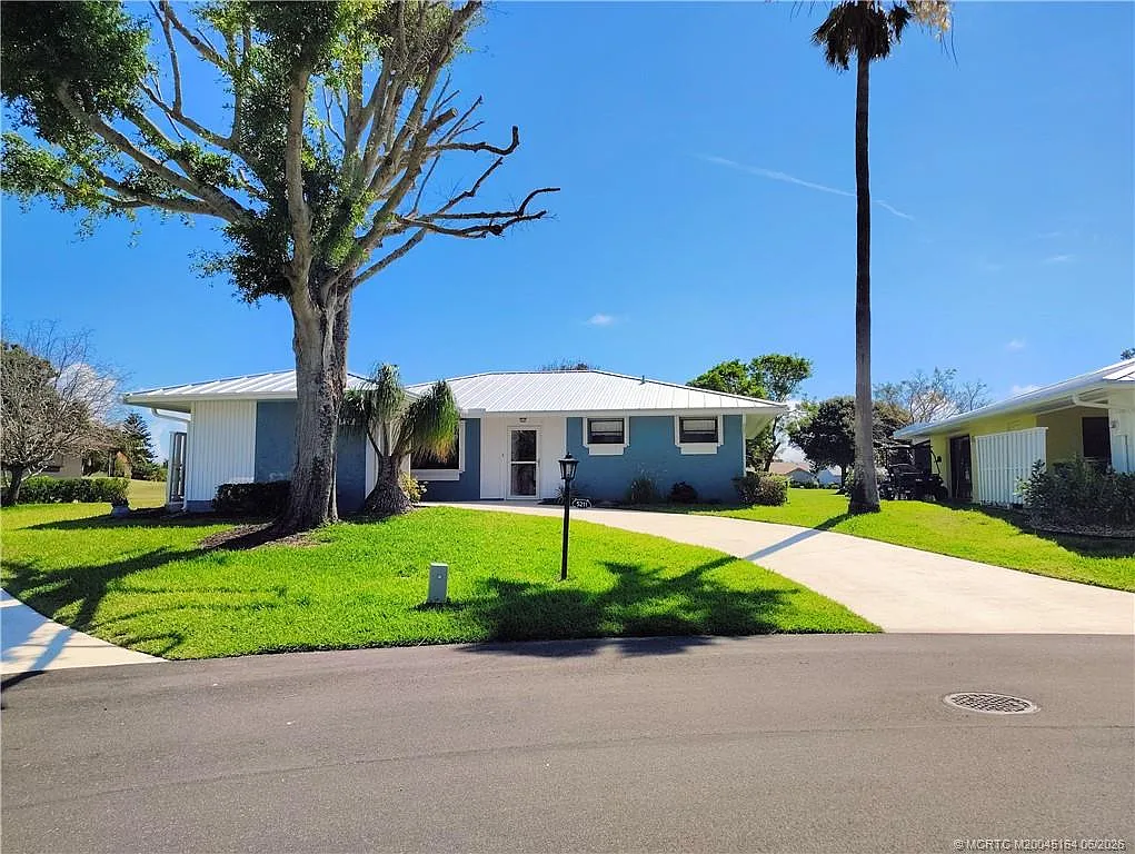 2 bed, 2.0 bath, 1317 sqft, $3,300 — Photo 2