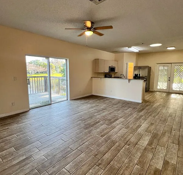 957 Bimini Ave — Photo 4
