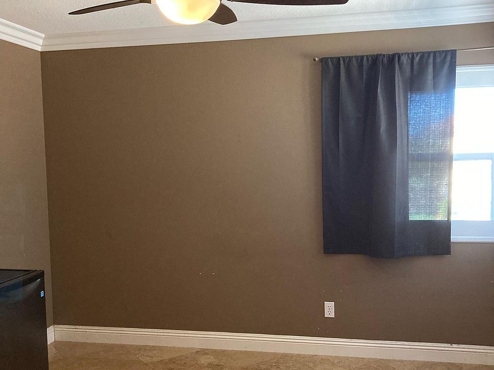 1st image of 24 Larkspur Dr
