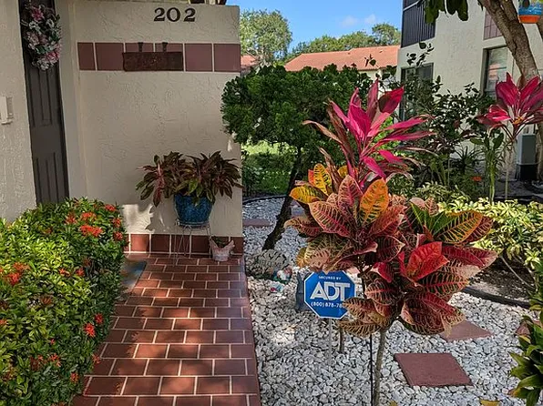 10383 S Circle Lake Dr APT 202, Boynton Beach, FL 33437