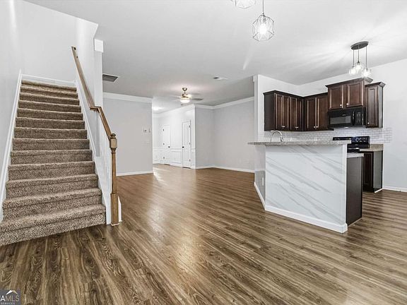 5th image of 116 Spring Way Sq