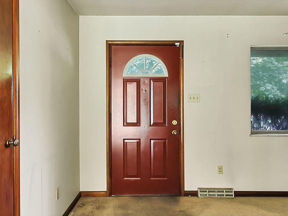 5th image of 82 N Belmar Dr