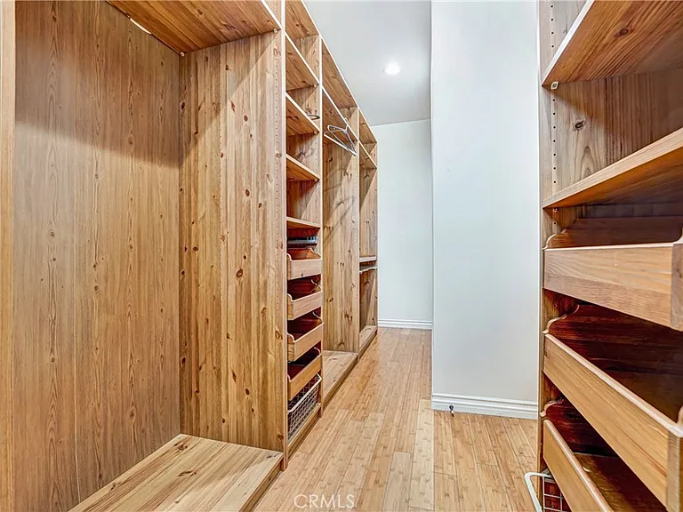22450 Collins St — Photo 50