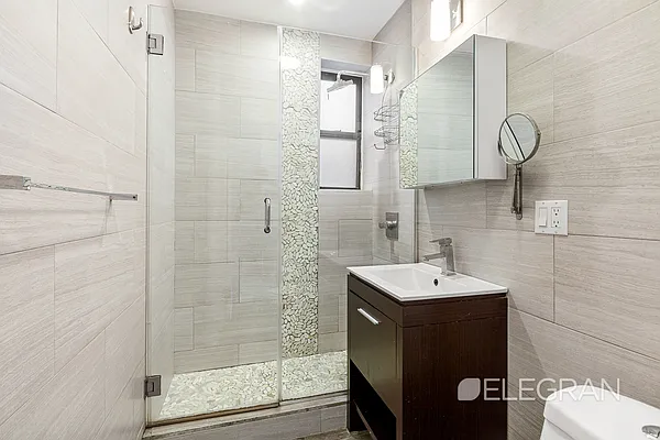 Rented by (Legacy) Elegran | media 6