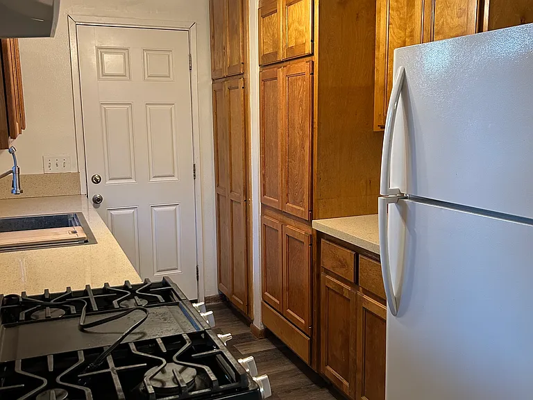 127 N Pueblo Ave — Photo 4