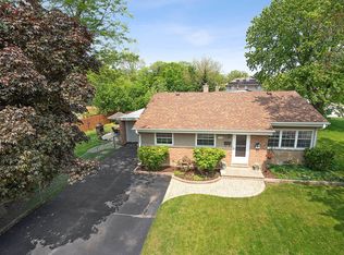 1046 Longaker Rd, Northbrook, IL 60062