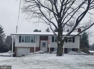 437 Springlake Rd, Harrisburg, PA 17112