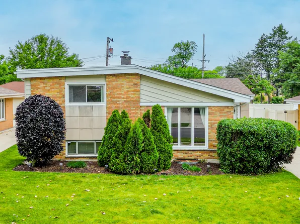 10910 Robinhood St, Westchester, IL 60154
