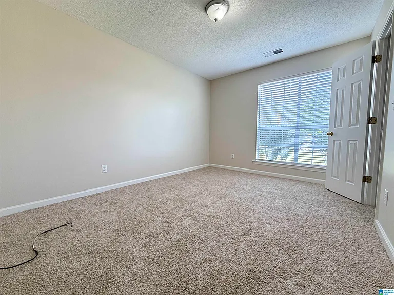 101 Cambridge Pointe Cir — Photo 12