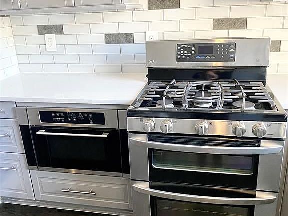 3rd image of 5507 Darling St