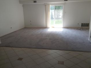 400 La Cascata Tnhs, Clementon, NJ 08021