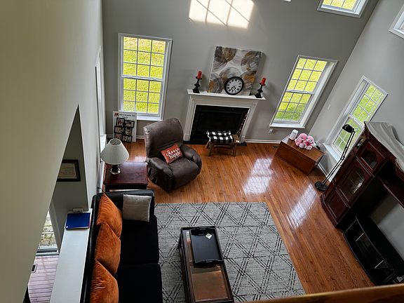 5th image of 606 Sunderland Ave