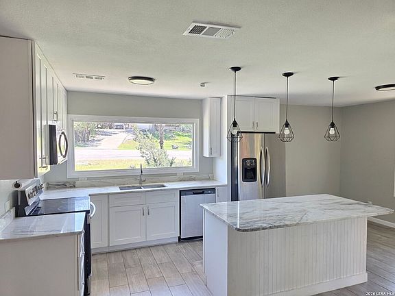 5th image of 3019 Lakeview