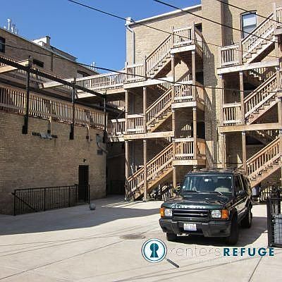 4th image of 7611 N Bosworth Ave APT 4
