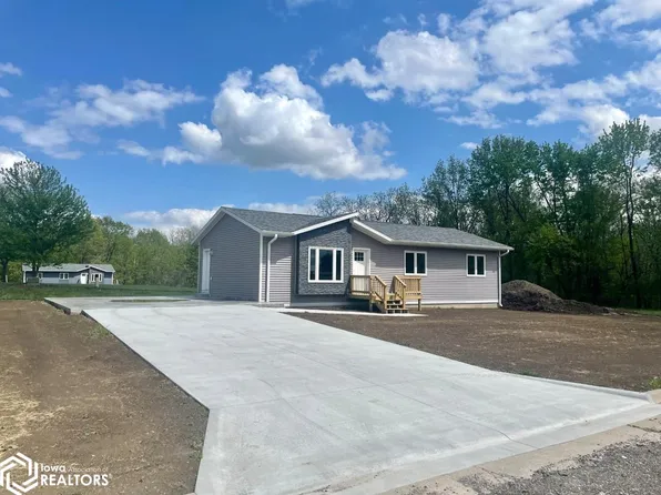 2 Neville Ave, Bloomfield, IA 52537