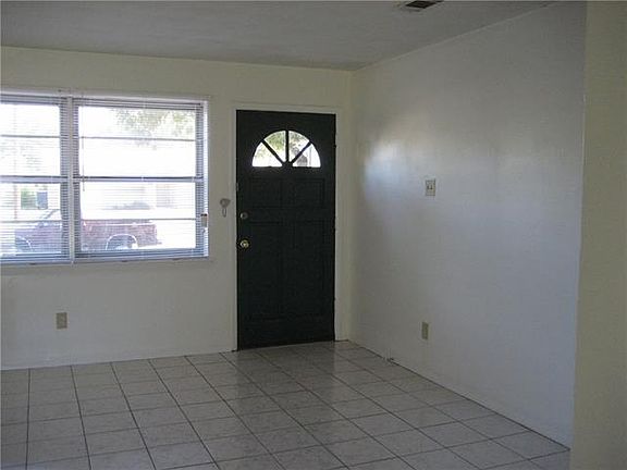 2nd image of 4226 Longleaf Dr