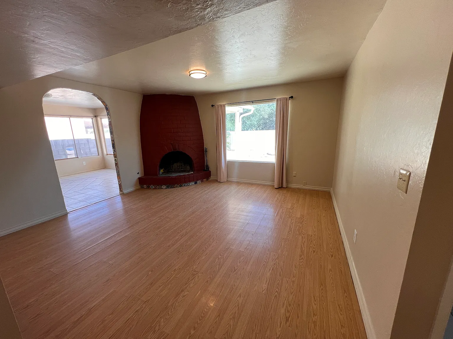 3 bed, 1320 sqft, $1,800 — Photo 4