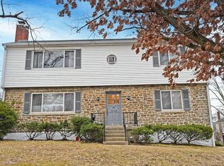 7558 Montgomery Rd, Cincinnati, OH 45236