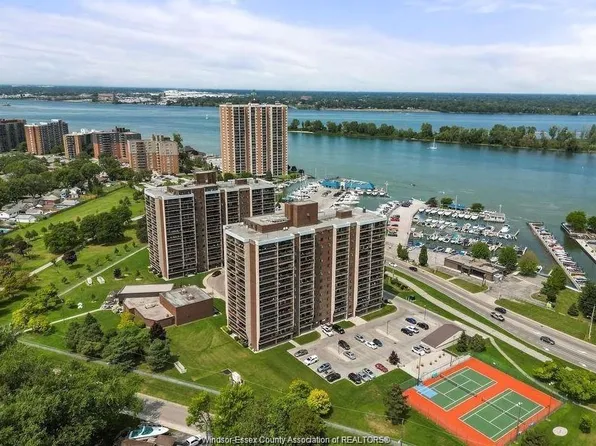 9099 Riverside Dr E #816E, Windsor, ON N8S 4R1